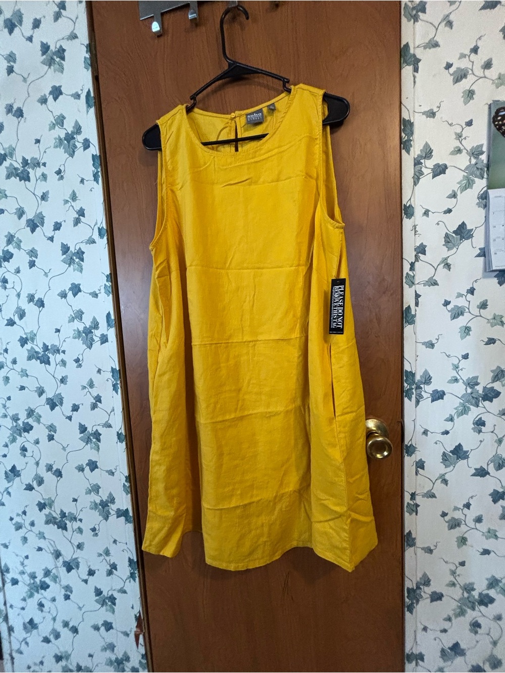 c-1 New York & Company Yellow Sleeveless Shift Dress